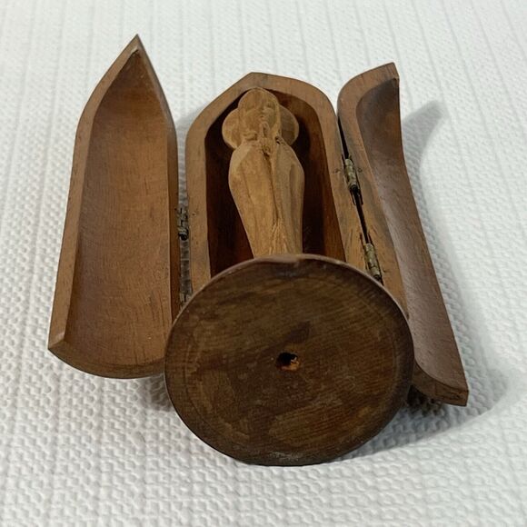 Blessed Virgin Mary Wood Carving 3-D Encased Hinged Capsule Made in Italy - Picture 10 of 17